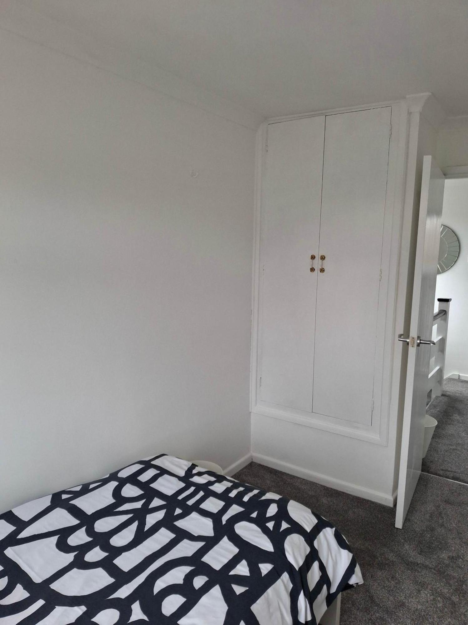 Nicely Decorated 3 Bedroom House Near Heathrow, London Staines-upon-Thames Eksteriør bilde