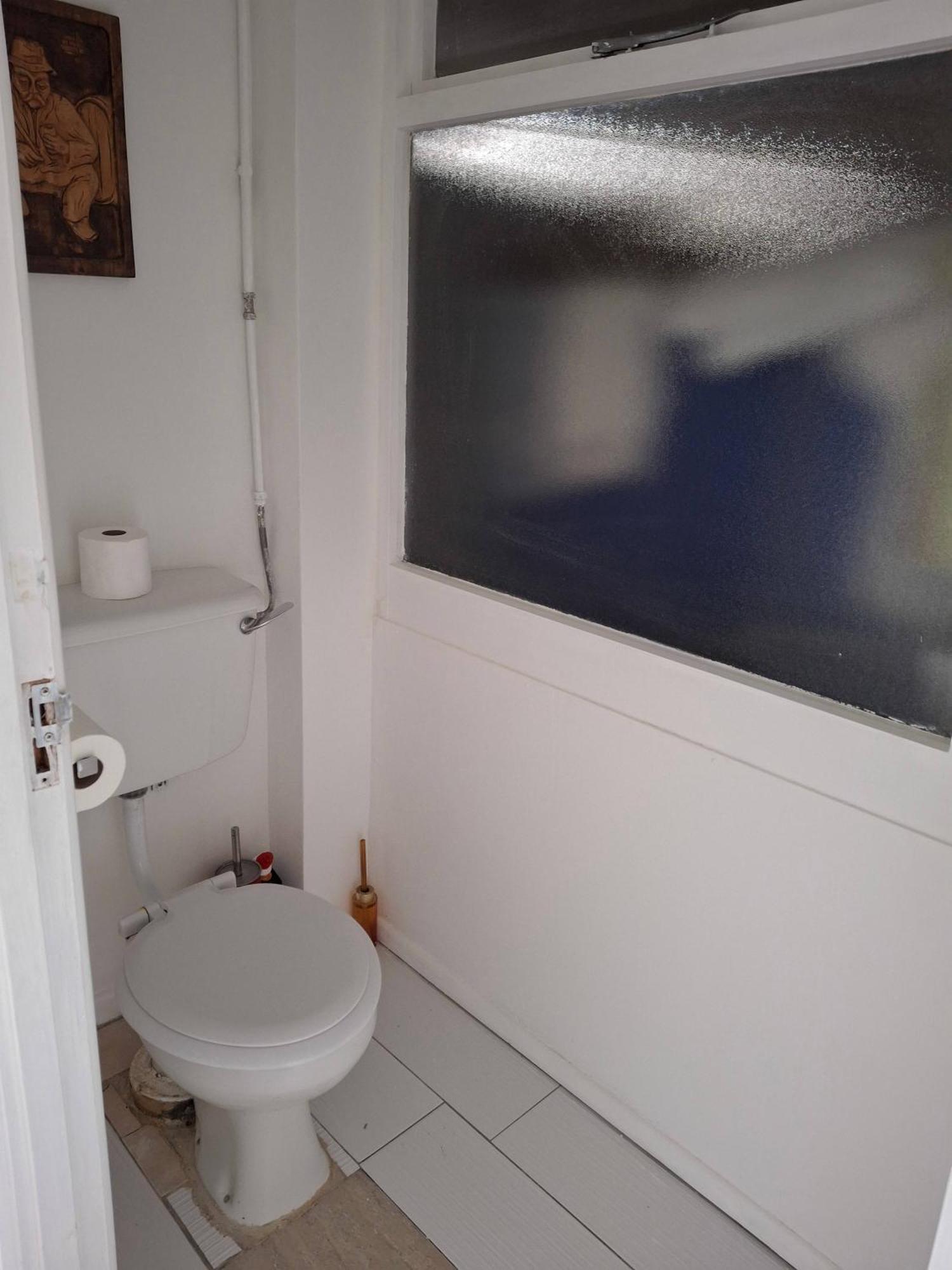 Nicely Decorated 3 Bedroom House Near Heathrow, London Staines-upon-Thames Eksteriør bilde