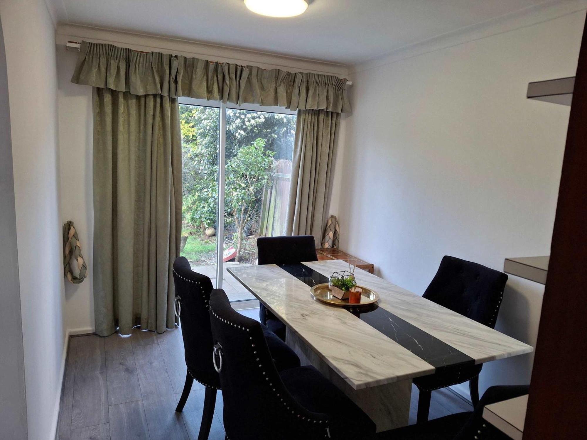 Nicely Decorated 3 Bedroom House Near Heathrow, London Staines-upon-Thames Eksteriør bilde